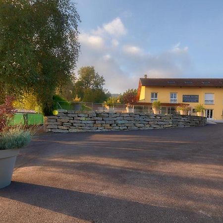 Appartement Chloe Du Lac Montferrat  Bagian luar foto