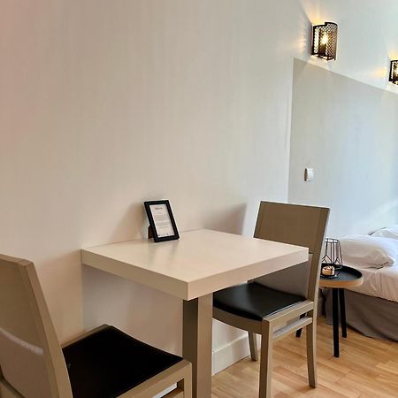 Appartement Chloe Du Lac Montferrat  Bagian luar foto