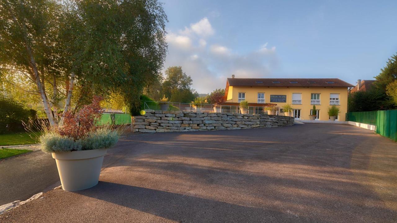 Appartement Chloe Du Lac Montferrat  Bagian luar foto