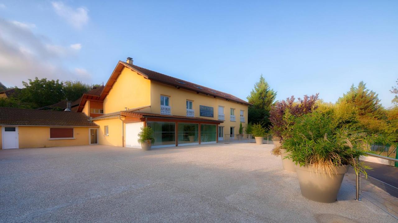 Appartement Chloe Du Lac Montferrat  Bagian luar foto