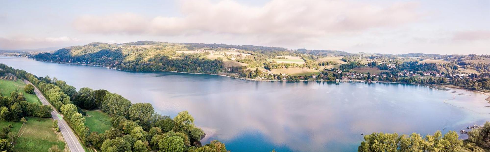 Appartement Chloe Du Lac Montferrat  Bagian luar foto