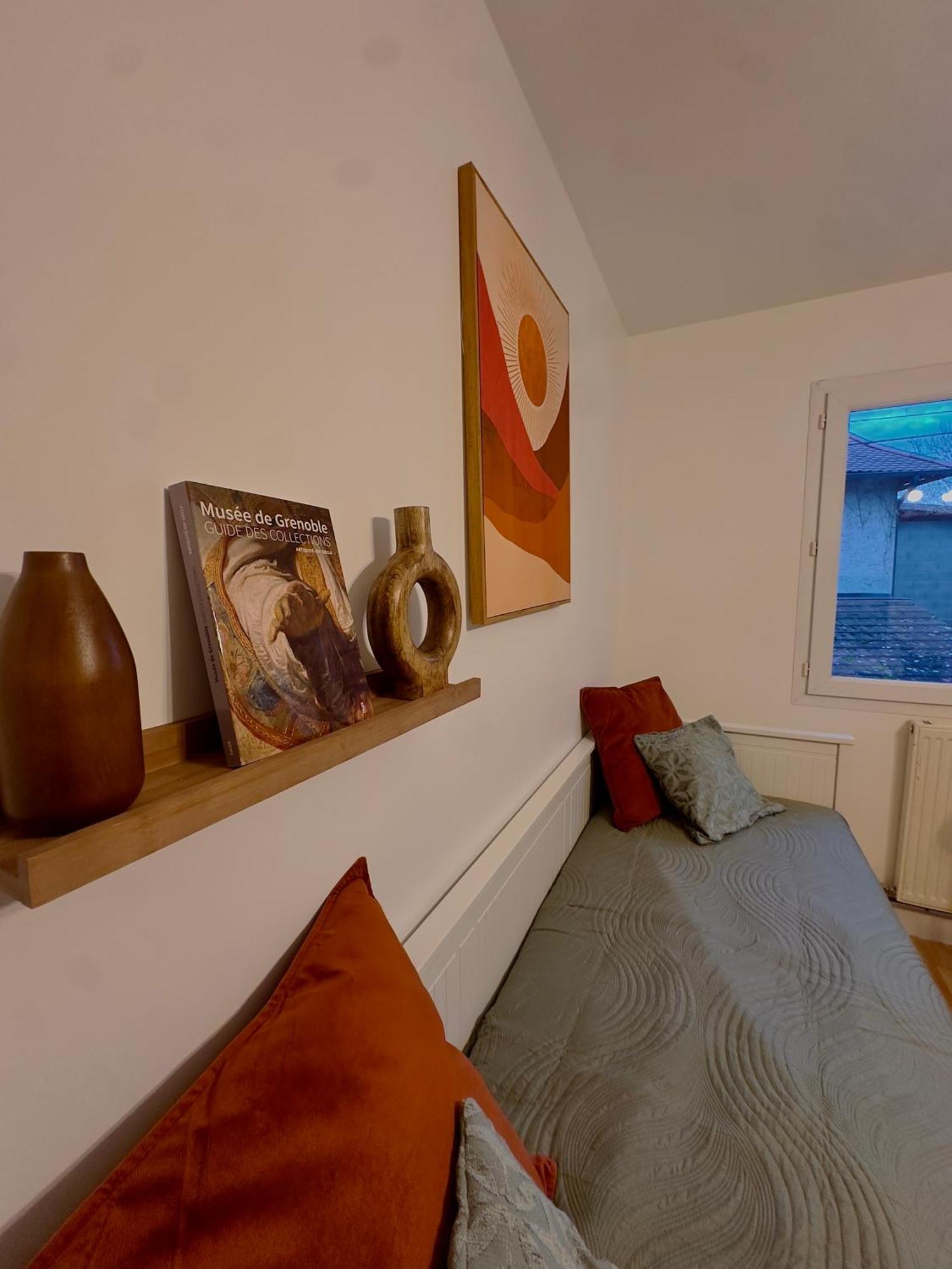 Appartement Chloe Du Lac Montferrat  Bagian luar foto