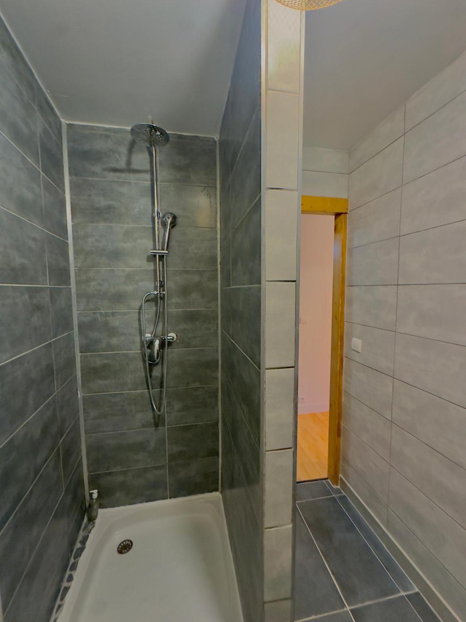 Appartement Chloe Du Lac Montferrat  Bagian luar foto