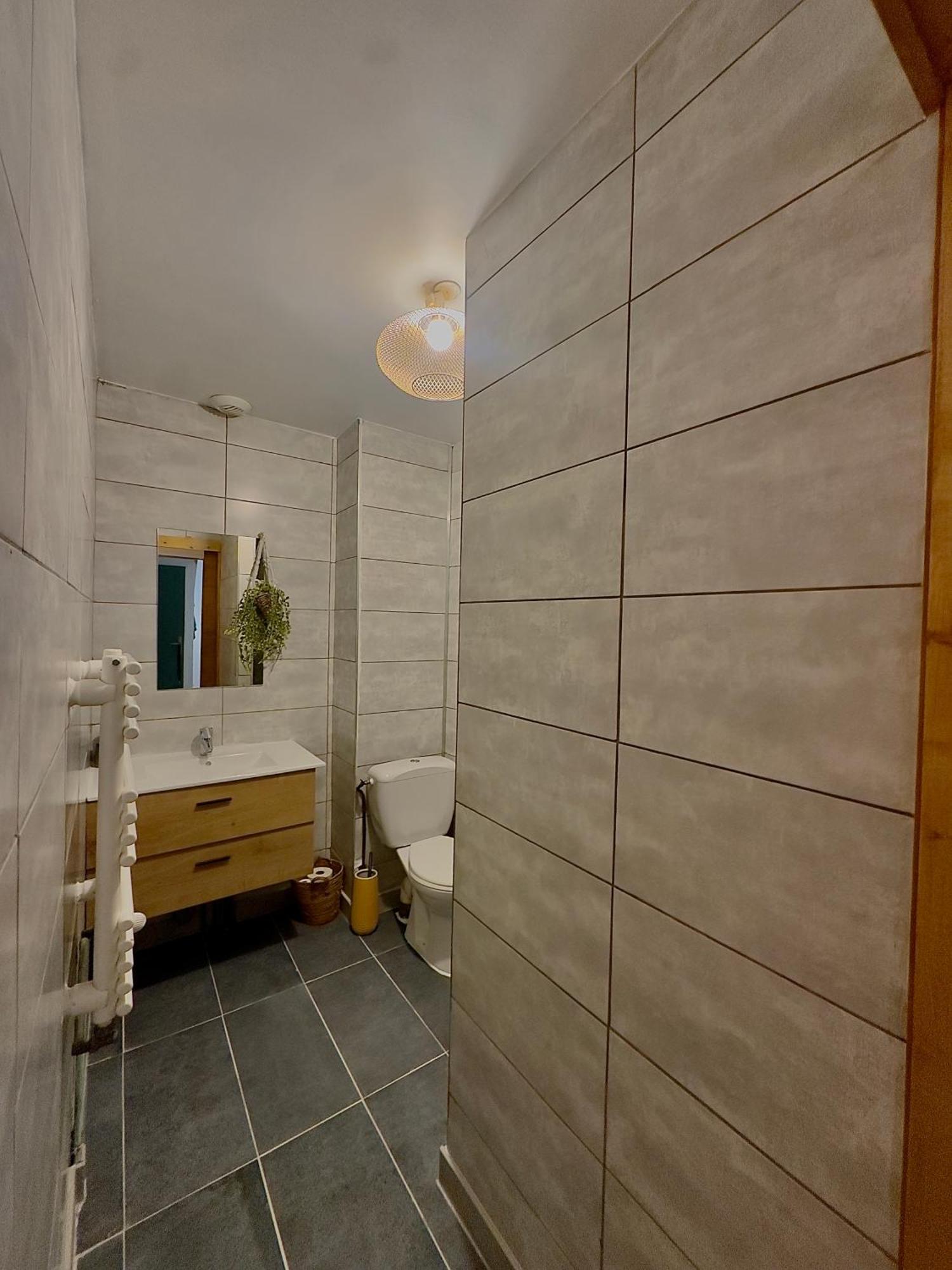 Appartement Chloe Du Lac Montferrat  Bagian luar foto