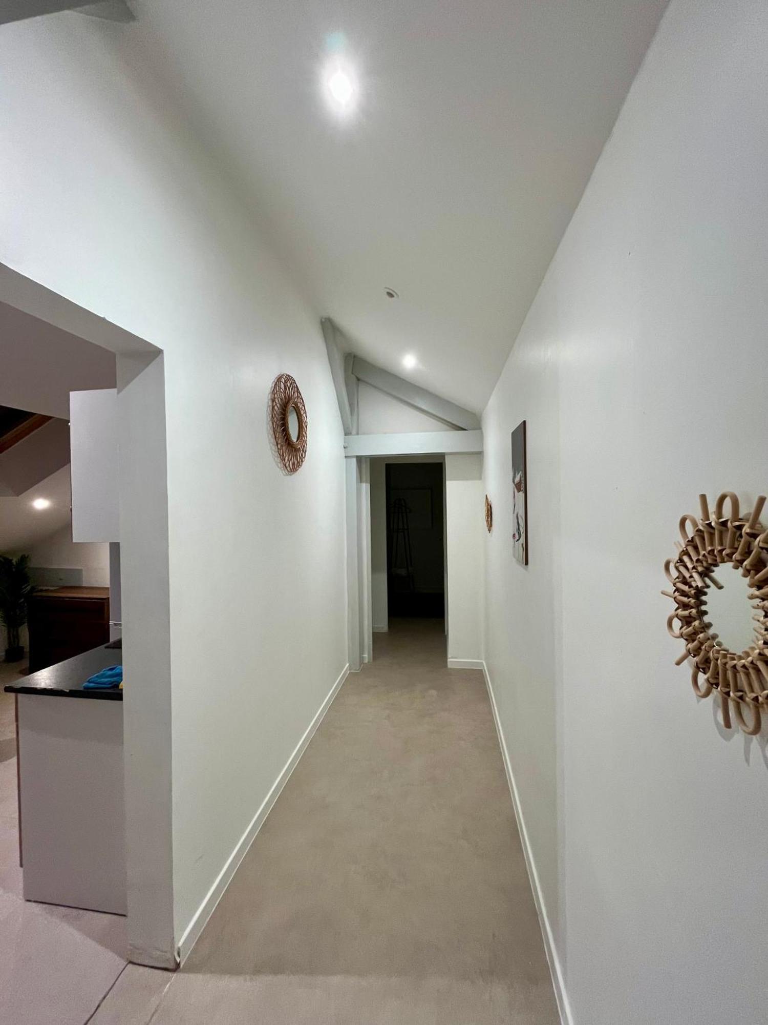 Appartement Chloe Du Lac Montferrat  Bagian luar foto