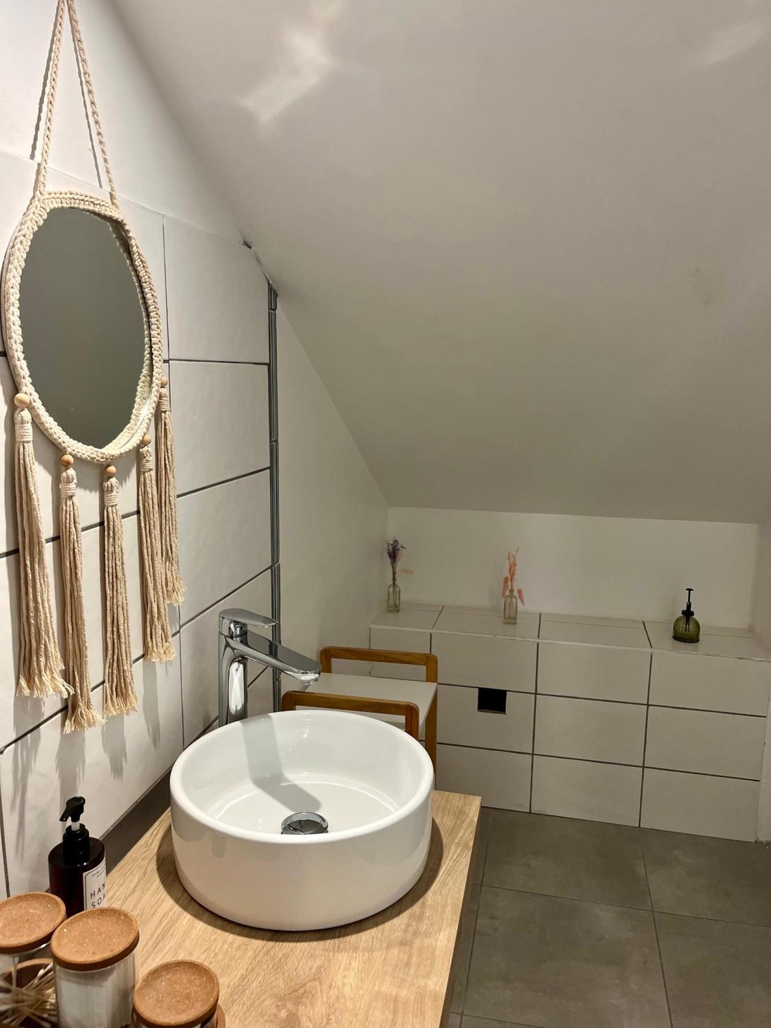 Appartement Chloe Du Lac Montferrat  Bagian luar foto
