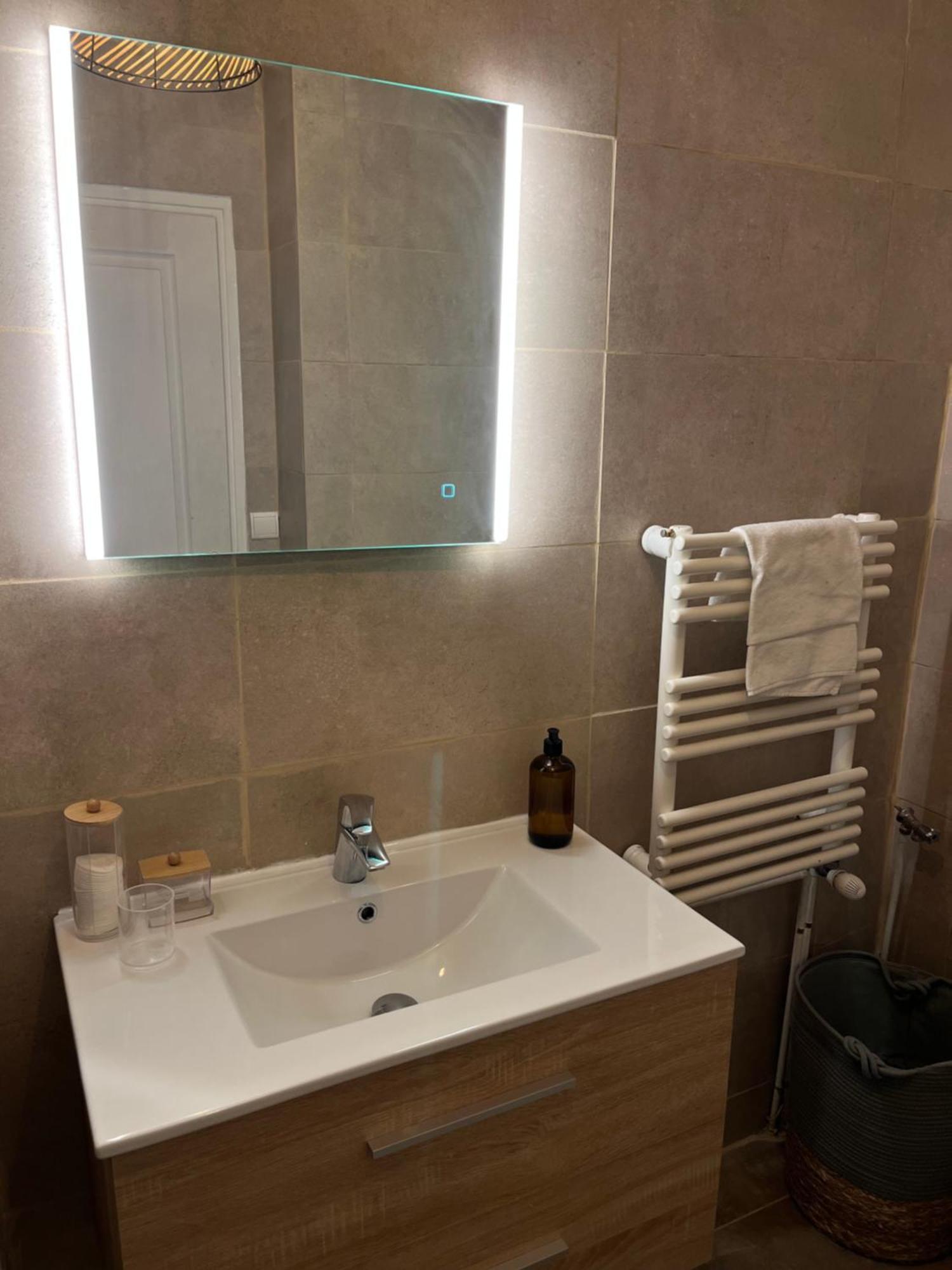 Appartement Chloe Du Lac Montferrat  Bagian luar foto