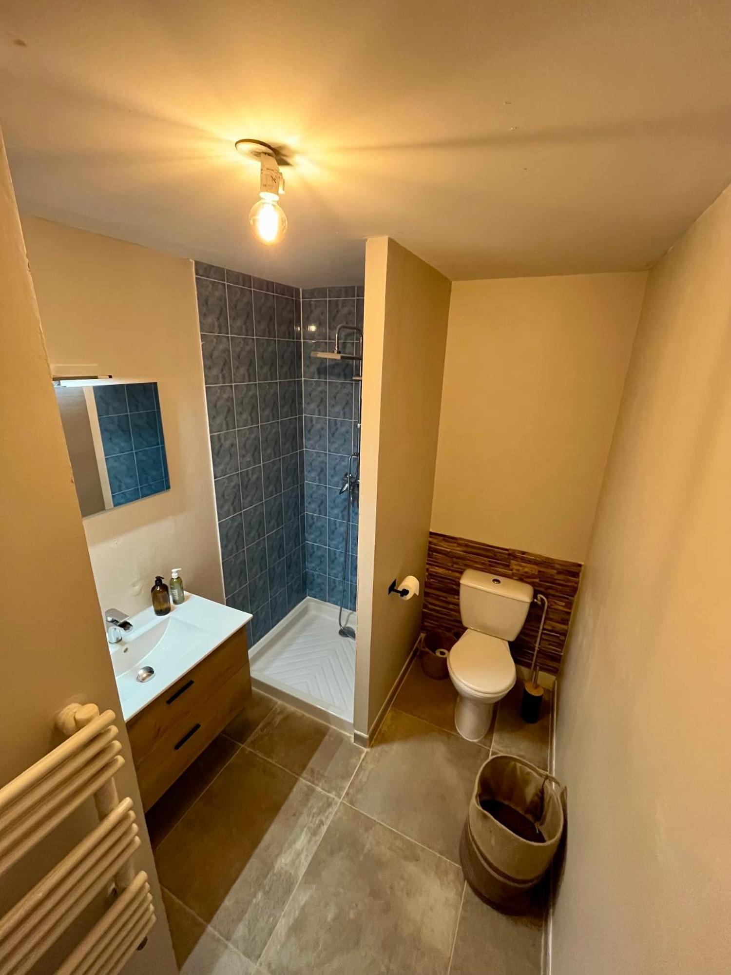 Appartement Chloe Du Lac Montferrat  Bagian luar foto