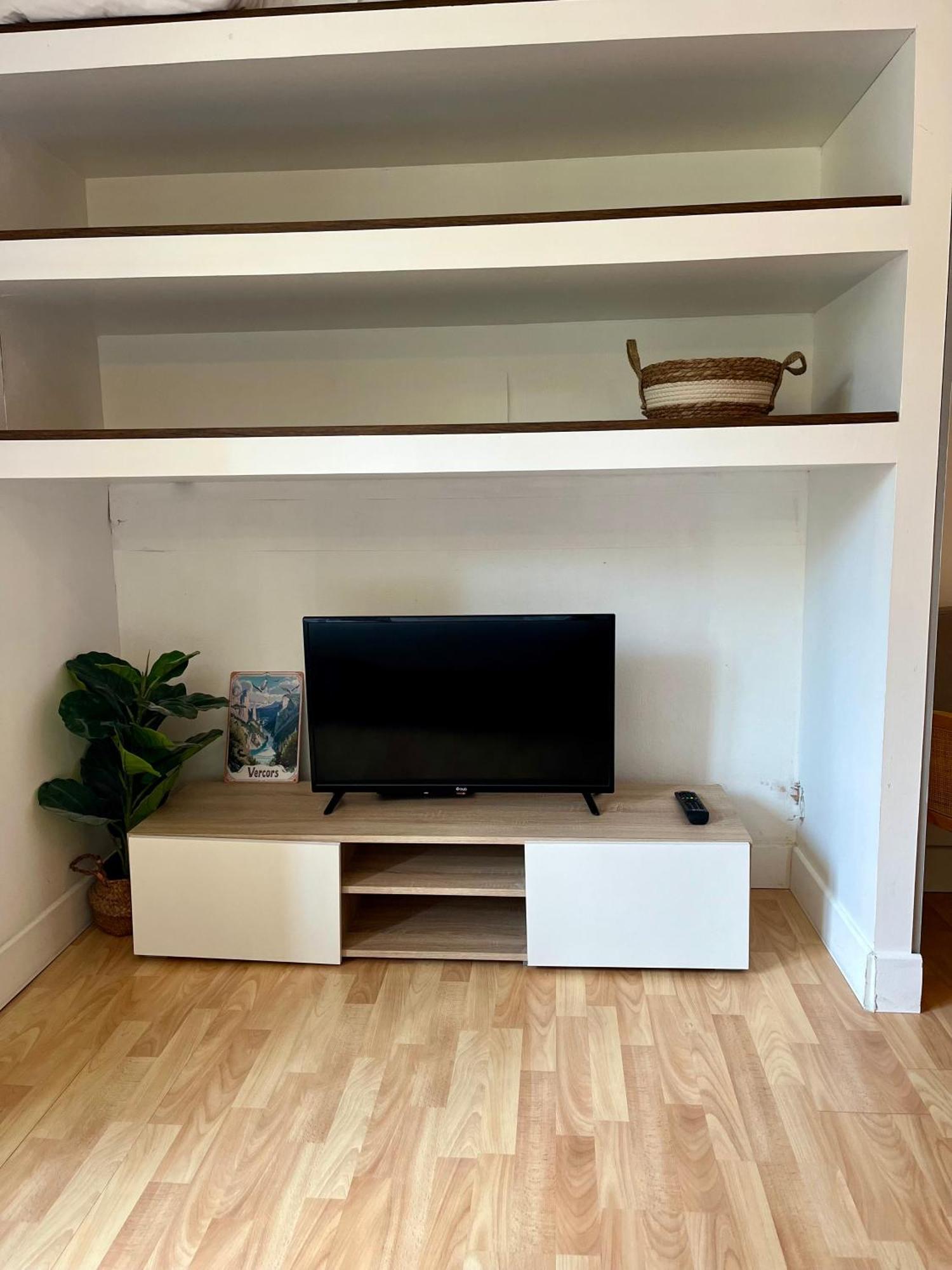 Appartement Chloe Du Lac Montferrat  Bagian luar foto