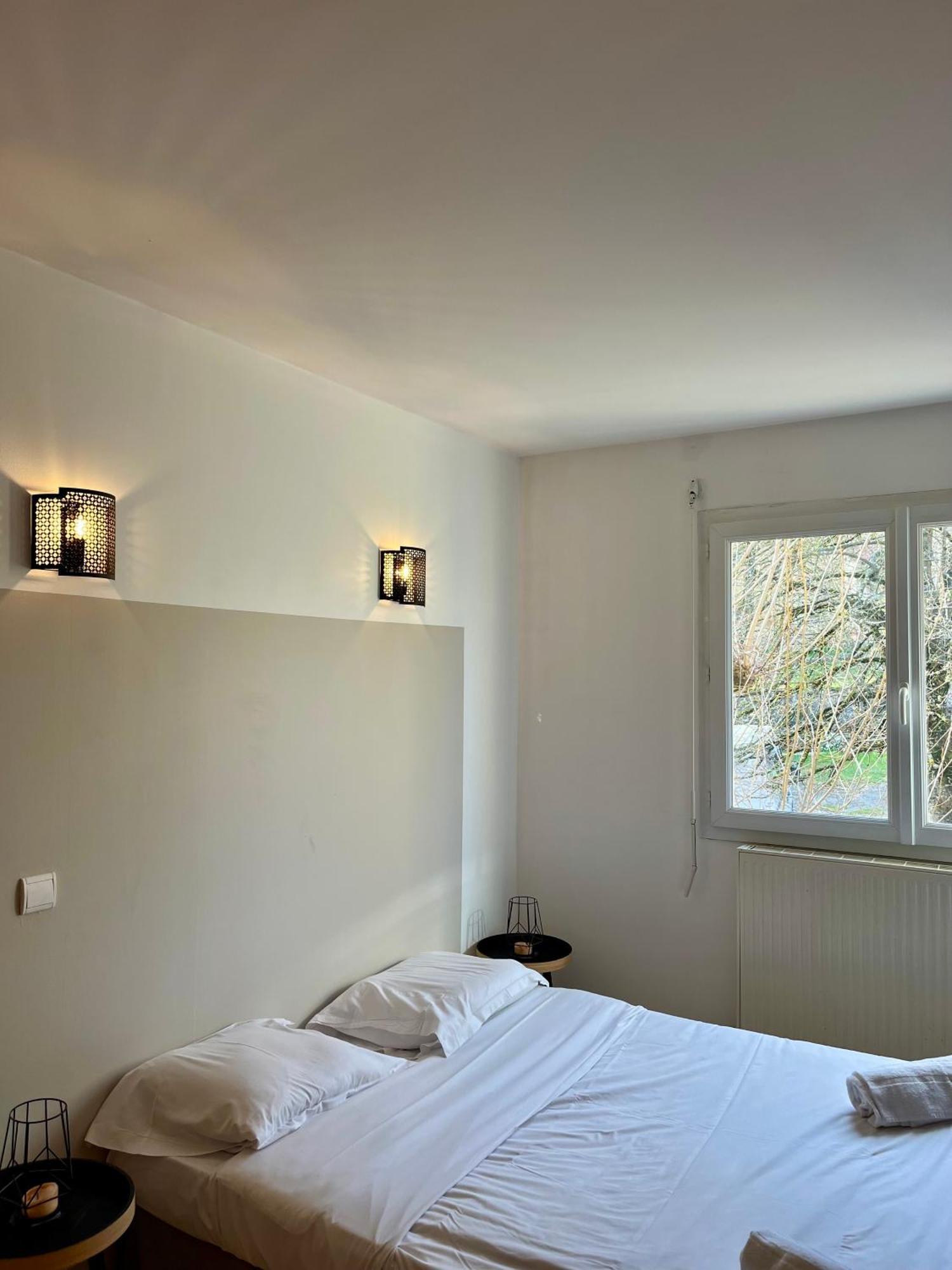 Appartement Chloe Du Lac Montferrat  Bagian luar foto